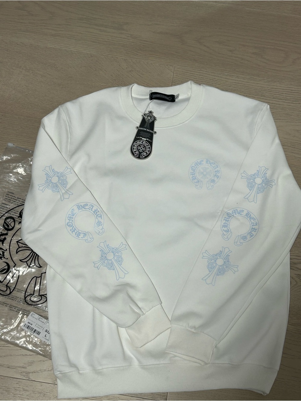 White and blue sweatshirt